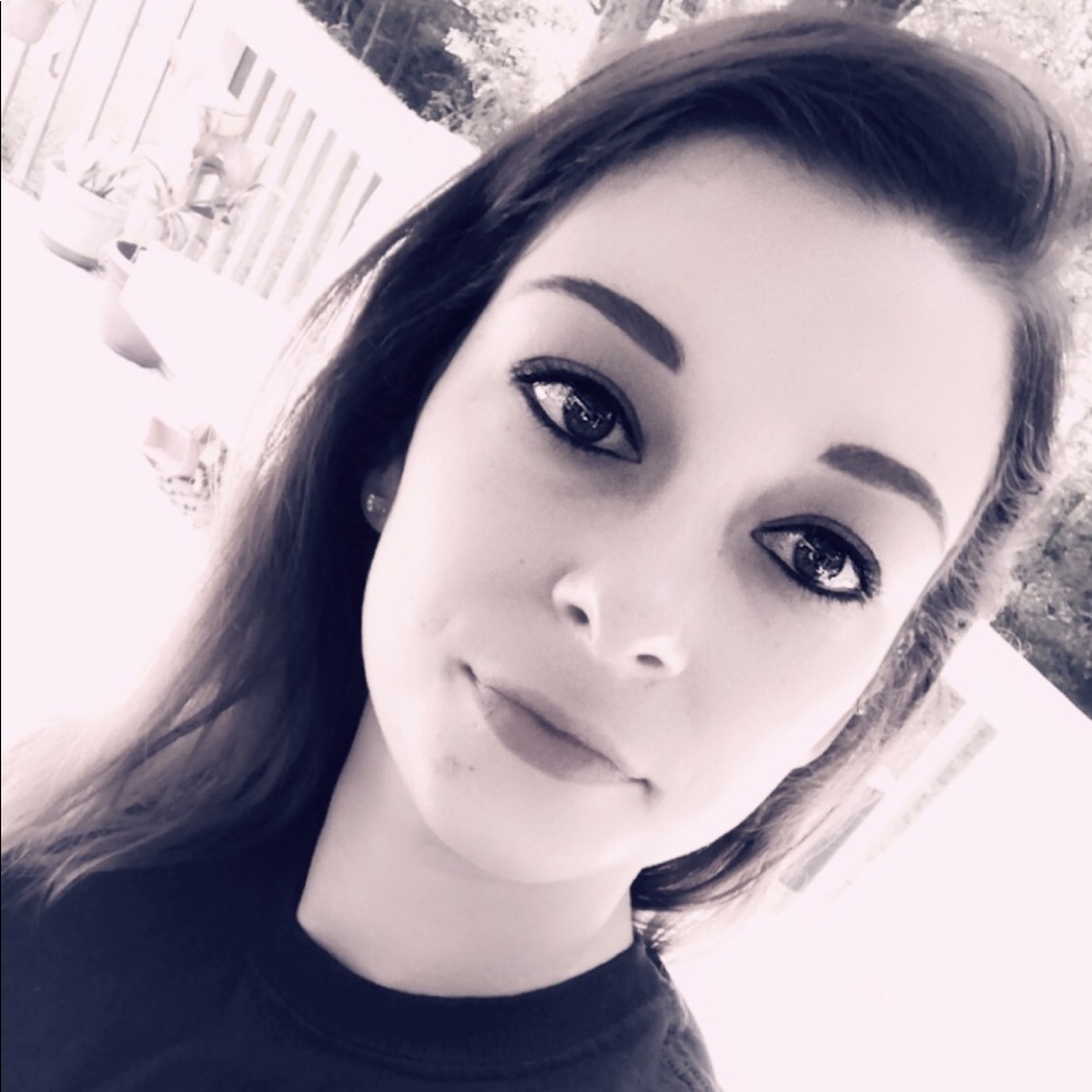 Meet your Posher, Jasmine